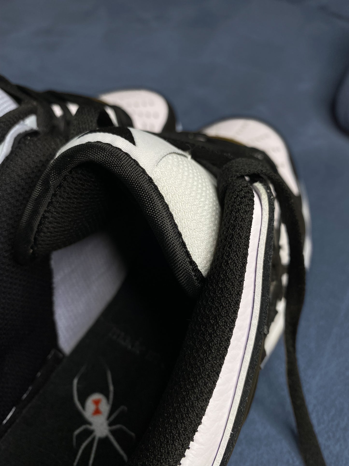 BLKWDW BLACK & WHITE LOWS