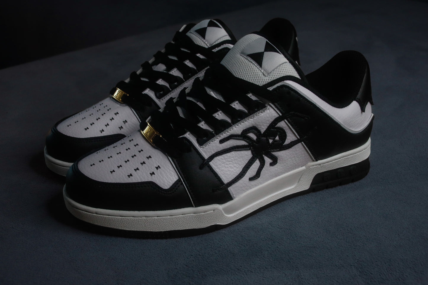 BLKWDW BLACK & WHITE LOWS